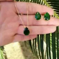 Conjunto de colar e brincos Gota de Pedra Fusion verde Esmeralda